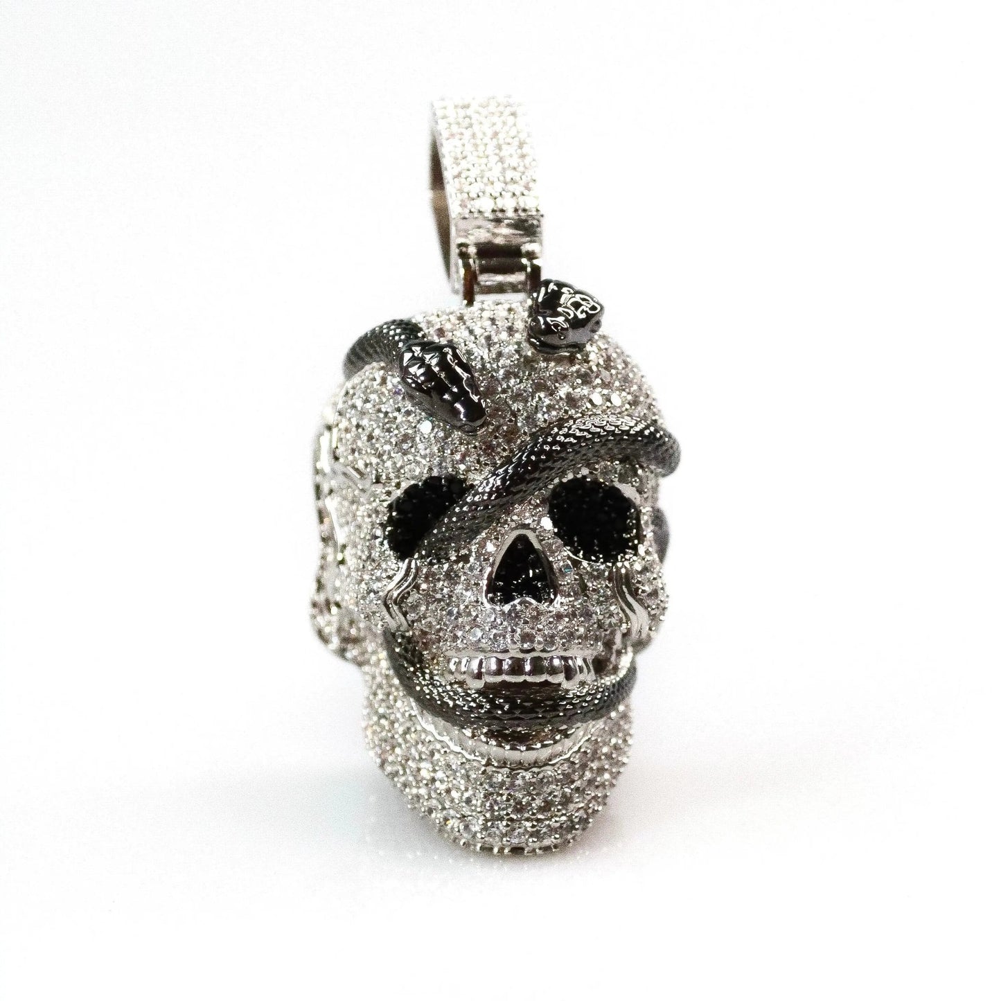 Serpentine Skull Pendant - White Gold - Tyresse